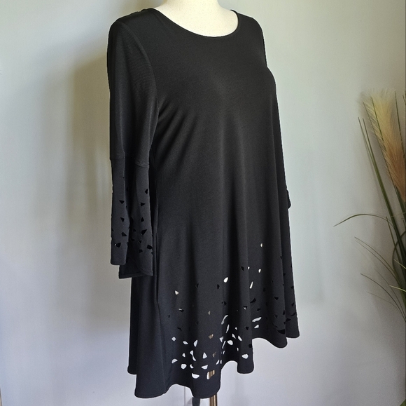 IC COLLECTION Connie K New Black Laser Cut Twist Pocket Jersey Top SZ Medium - Picture 4 of 10
